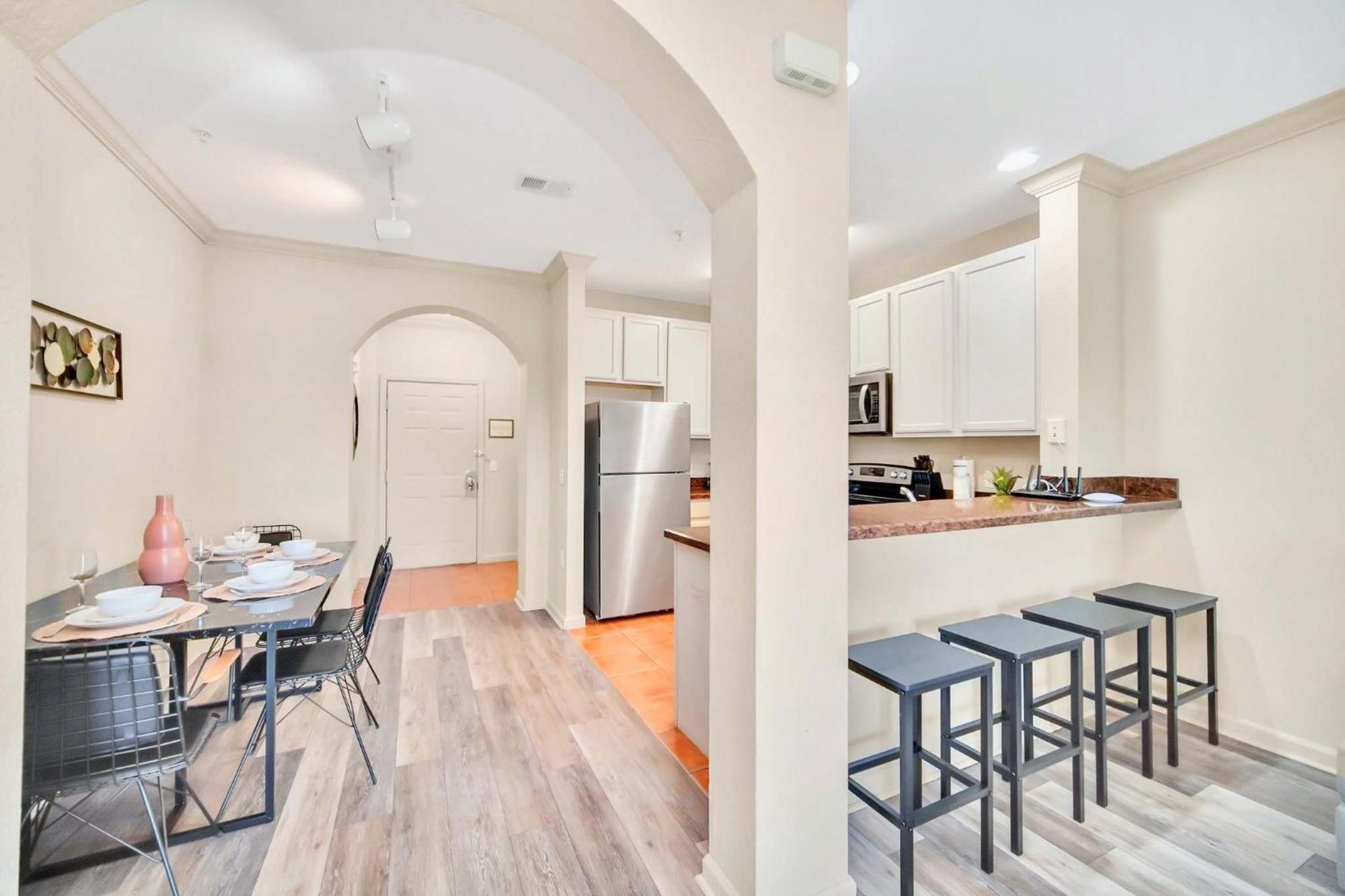 Modern 2Br Condo - Hot Tub And Pool - Near Disney 올랜도 외부 사진